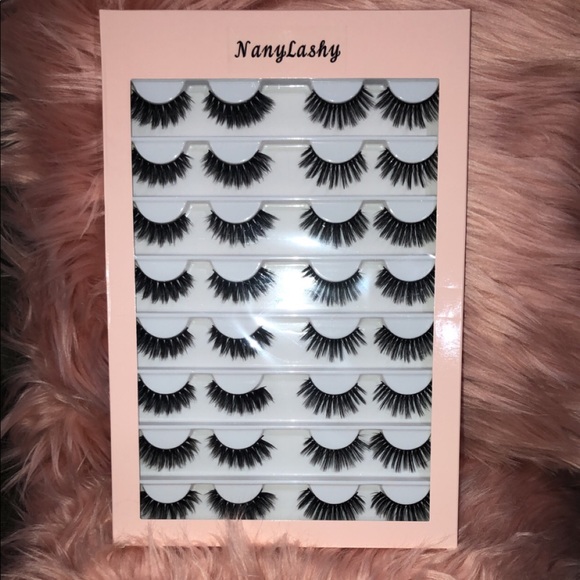 🦋🦋16 Pairs Faux Wispy Mink Lashes LashBook 🦋🦋 - Picture 2 of 2